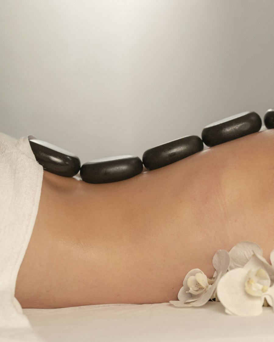 Massage aux pierres chaudes en spa